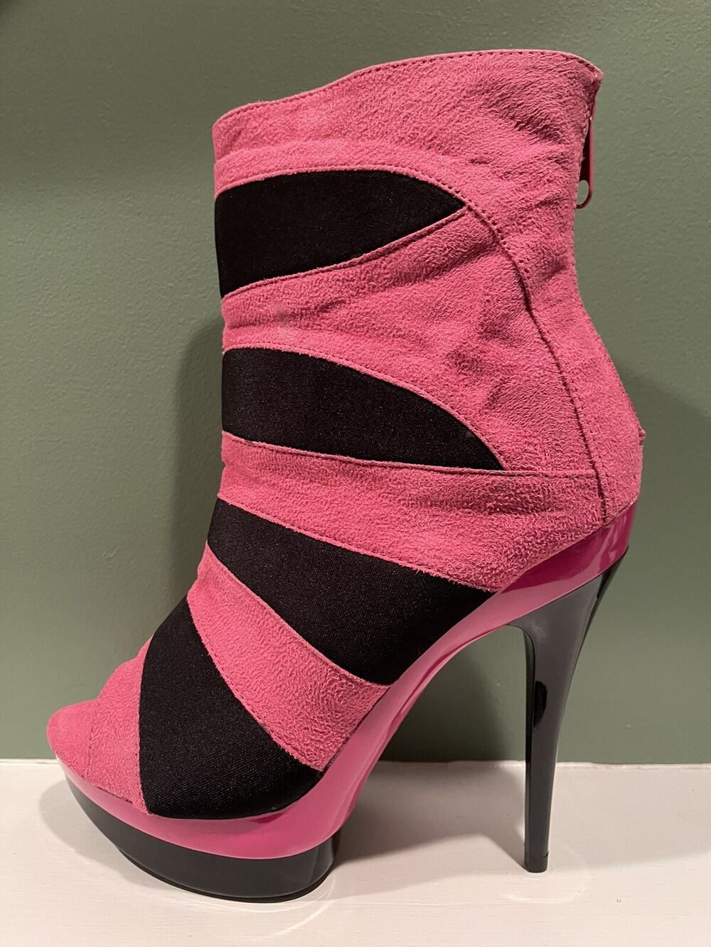 The Highest Heel Highest Heel LUX-41 5" Open Toe Ankle Bootie Fuschia - Size 9